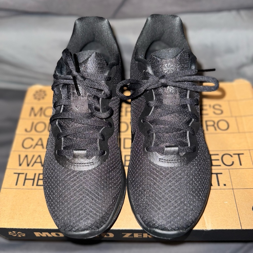 Nike Women Revolution Black Running Shoe - Picture 2 of 5